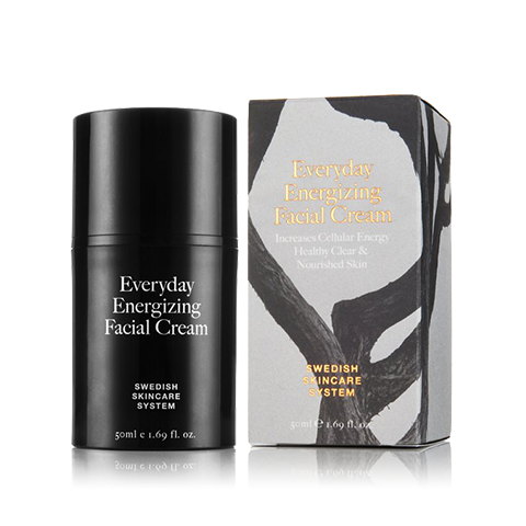 Closeup_1c5f6b38f83795e81c82c241d6190bce69b0b667_everyday_facialcream