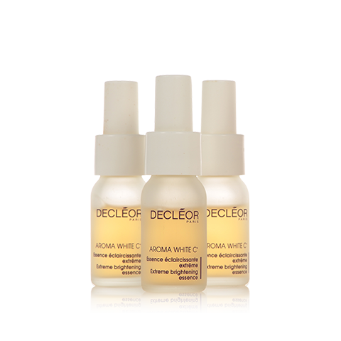 Closeup_2177e2e454d3edcaa75ee119715046e8099304d9_whitec_extremebright_essence